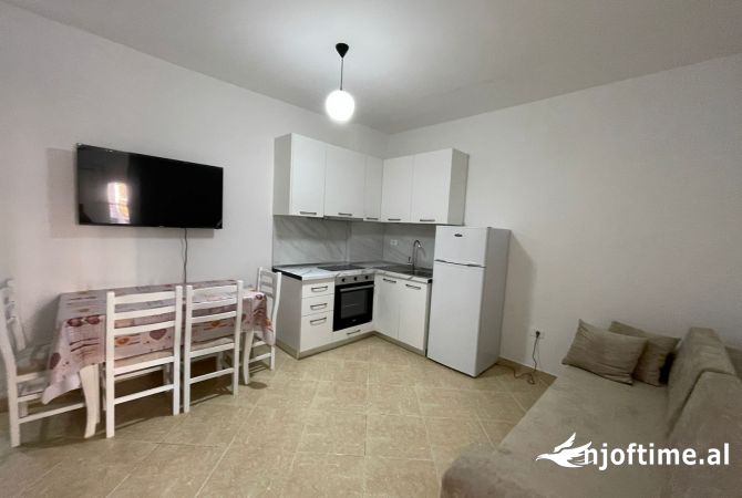 Shtepi me qera 1+1 ne Durres - 270 Euro