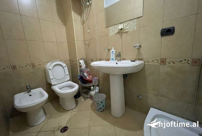 Shtepi ne shitje Apartament ne Durres, 2+1, Mobilimi Bosh, pa mobiluar, Pagesa 99,000  Euro.