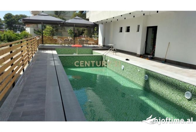 Ambient biznesi me qera 5+1 ne Durres - 15,000 Euro