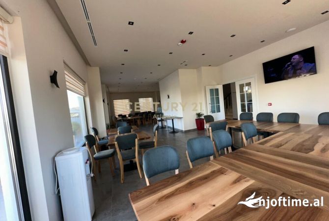 Ambient biznesi me qera 5+1 ne Durres - 15,000 Euro
