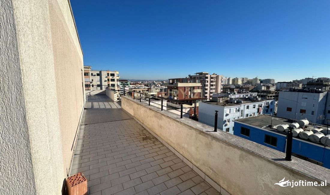 Shtepi ne shitje Apartament ne Durres, 3+1, Mobilimi Bosh, pa mobiluar, Pagesa 125,000  Euro.