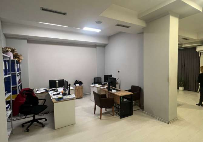 Ambient biznesi me qera 3+1 ne Tirane - 800 Euro