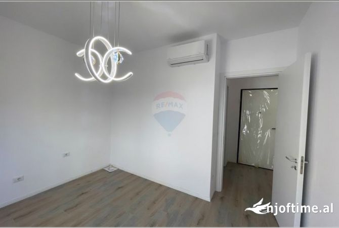 Ambient biznesi me qera 3+1 ne Tirane - 750 Euro