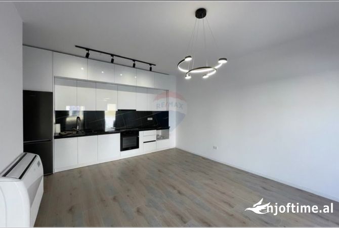 Ambient biznesi me qera 3+1 ne Tirane - 750 Euro