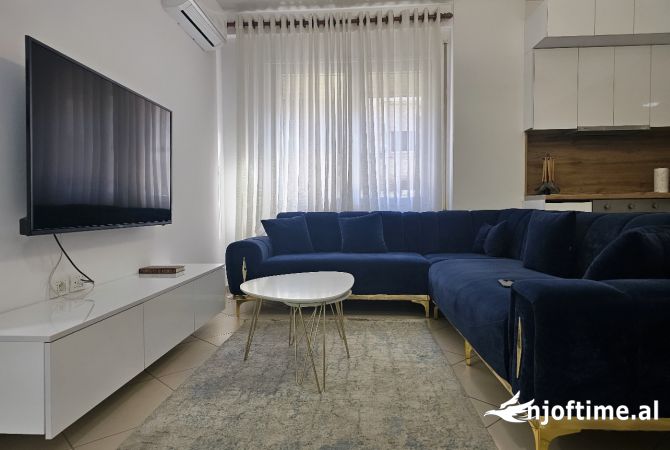 Apartament 2+1+2 me post parkimi Rr. Hoxha Tahsin!