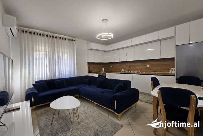 Shtepi me qera Apartament ne Tirane, 2+1, Mobilimi E mobiluar, Pagesa 800  Euro.