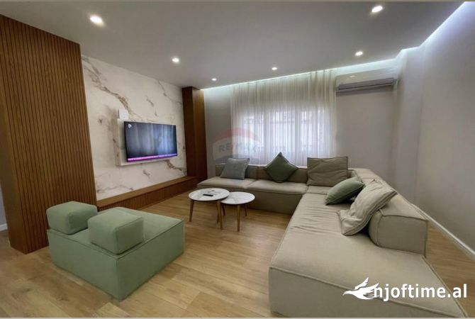 Shtepi me qera 2+1 ne Tirane - 1,000 Euro