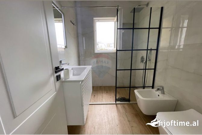 Shtepi me qera Apartament ne Tirane, 2+1, Mobilimi E mobiluar, Pagesa 1,000  Euro.