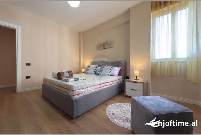 Shtepi me qera Apartament ne Tirane, 2+1, Mobilimi E mobiluar, Pagesa 800  Euro.