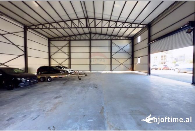 Ambient biznesi me qera 4+1 ne Tirane - 2,200 Euro