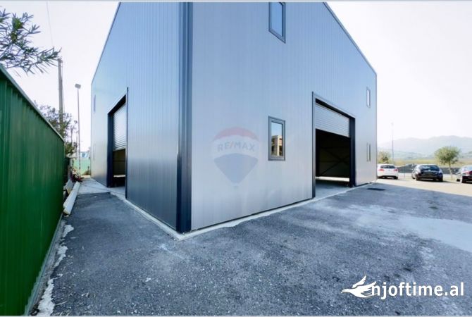 Ambient biznesi me qera 4+1 ne Tirane - 2,200 Euro