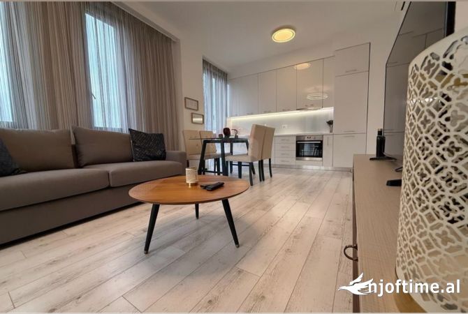 Shtepi me qera 2+1 ne Tirane - 1,400 Euro