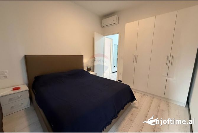 Shtepi me qera Apartament ne Tirane, 2+1, Mobilimi E mobiluar, Pagesa 1,400  Euro.
