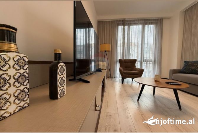 Shtepi me qera 2+1 ne Tirane - 1,400 Euro
