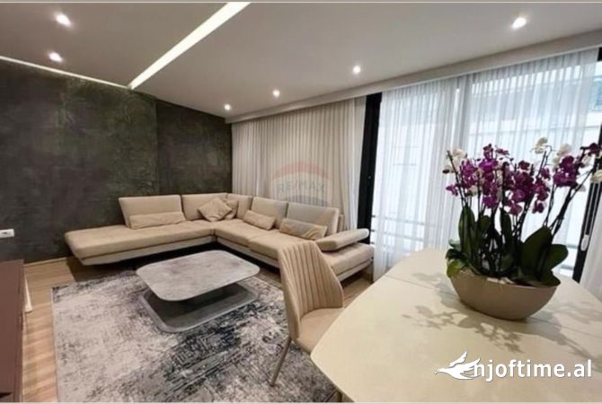 Shtepi me qera 2+1 ne Tirane - 1,000 Euro