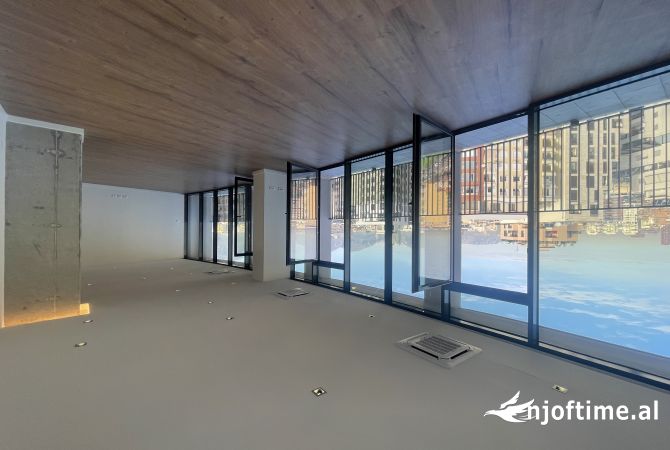 Ambient biznesi me qera 3+1 ne Tirane - 1,500 Euro