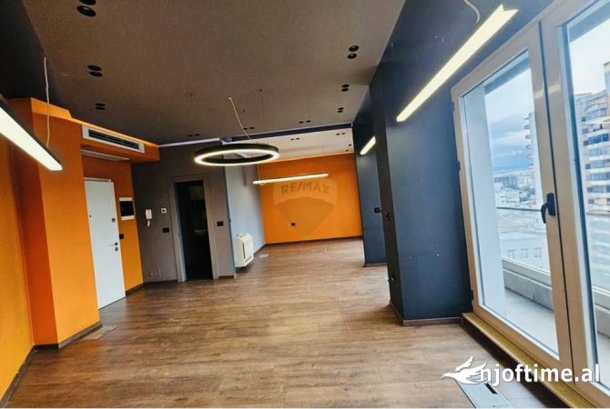 Ambient biznesi me qera 3+1 ne Tirane - 140,000 Leke