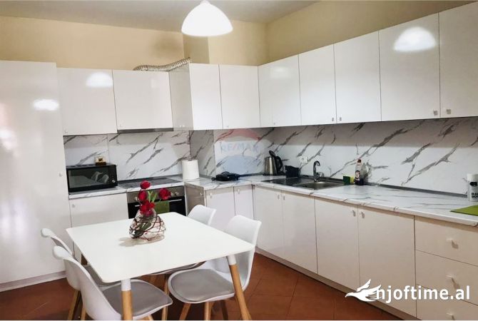 Shtepi me qera 2+1 ne Tirane - 750 Euro