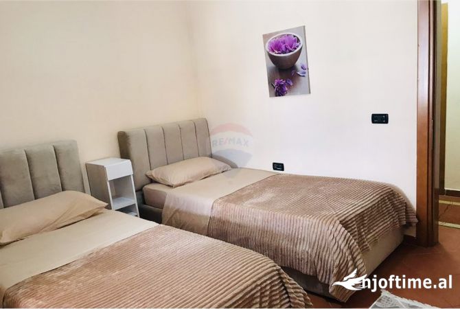 Shtepi me qera Apartament ne Tirane, 2+1, Mobilimi E mobiluar, Pagesa 750  Euro.