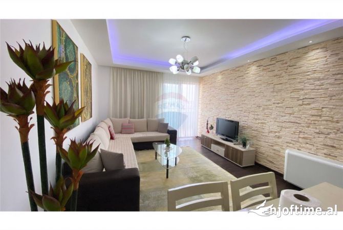 Shtepi me qera 2+1 ne Tirane - 65,000 Leke