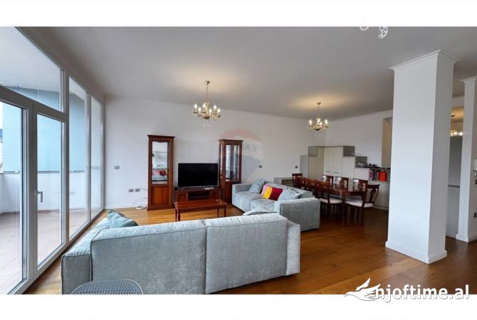 Shtepi me qera 4+1 ne Tirane - 2,300 Euro