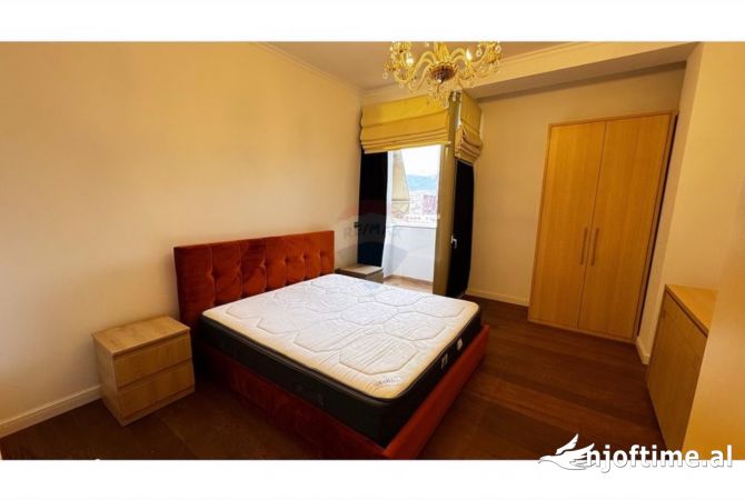 Shtepi me qera 4+1 ne Tirane - 2,300 Euro