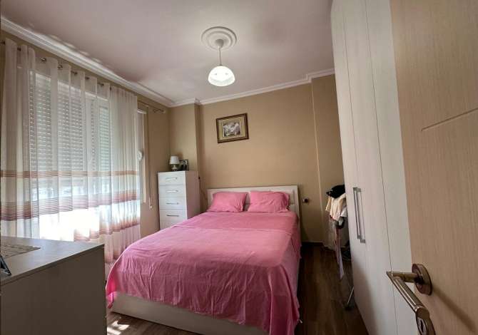 Shtepi ne shitje Apartament ne Tirane, 2+1, Mobilimi E mobiluar, Pagesa 140,000  Euro.