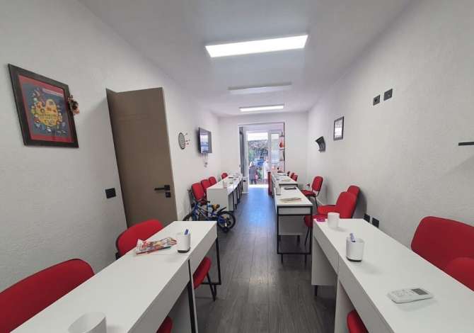 Ambient biznesi me qera 3+1 ne Tirane - 800 Euro