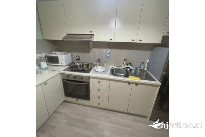 Shtepi ne shitje Apartament ne Tirane, 2+1, Mobilimi Bosh, pa mobiluar, Pagesa 98,000  Euro.