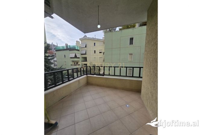 Shtepi ne shitje Apartament ne Tirane, 2+1, Mobilimi E mobiluar, Pagesa 190,000  Euro.