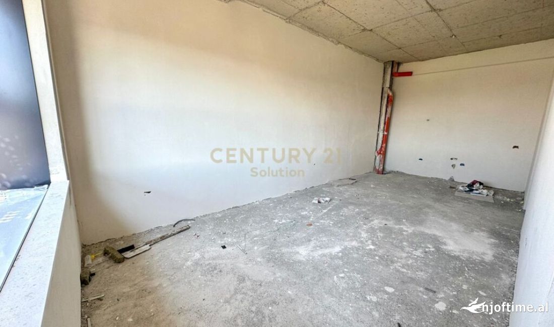 Shtepi ne shitje Apartament ne Tirane, 2+1, Mobilimi Bosh, pa mobiluar, Pagesa 128,000  Euro.