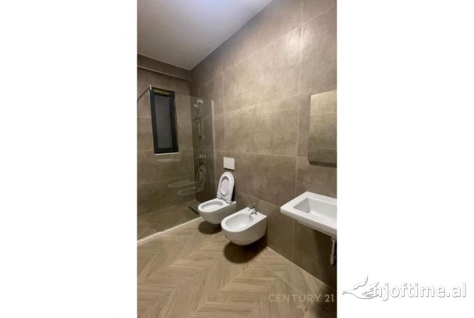 Shtepi me qera 2+1 ne Tirane - 800 Euro