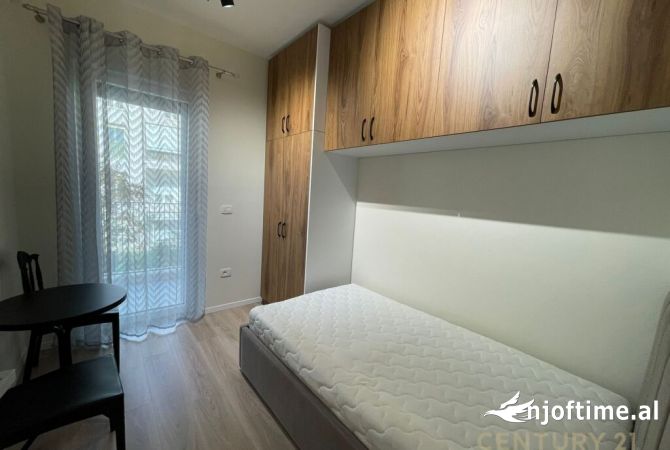 Shtepi ne shitje Apartament ne Tirane, 3+1, Mobilimi E mobiluar, Pagesa 275,000  Euro.