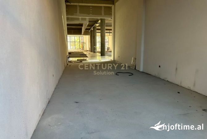 Ambient biznesi me qera 3+1 ne Tirane - 1,500 Euro