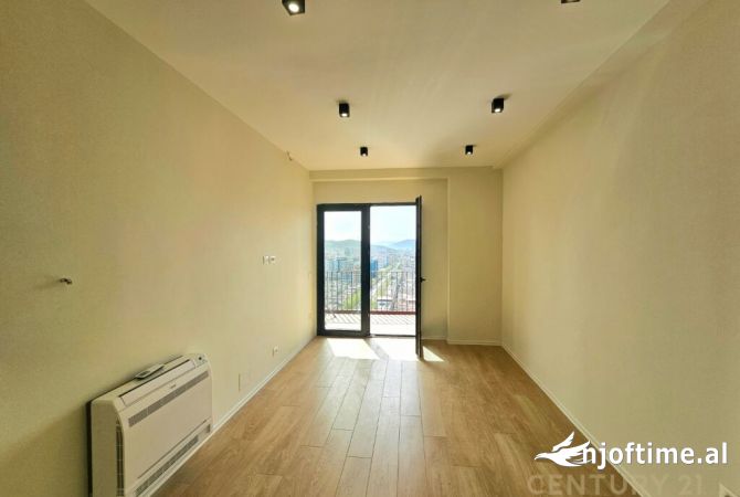 Ambient biznesi me qera 3+1 ne Tirane - 800 Euro