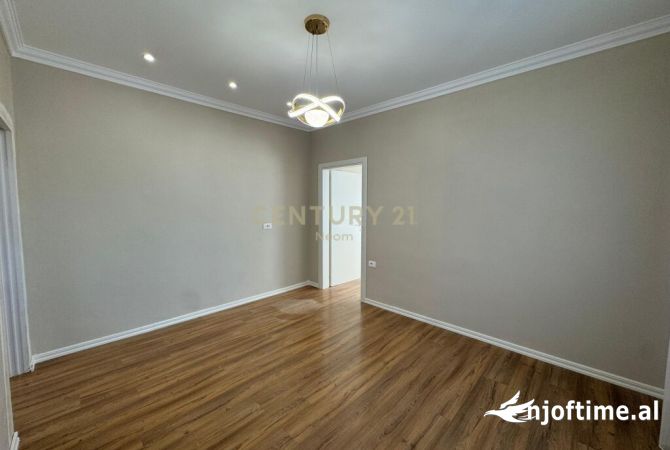 Shtepi ne shitje Apartament ne Tirane, 1+1, Mobilimi E mobiluar, Pagesa 125,000  Euro.