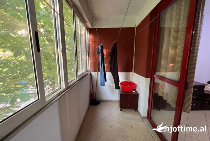 Shtepi ne shitje Apartament ne Tirane, 1+1, Mobilimi E mobiluar, Pagesa 135,000  Euro.