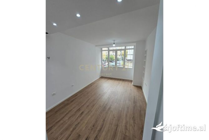 Shtepi ne shitje Apartament ne Tirane, 2+1, Mobilimi E mobiluar, Pagesa 120,000  Euro.