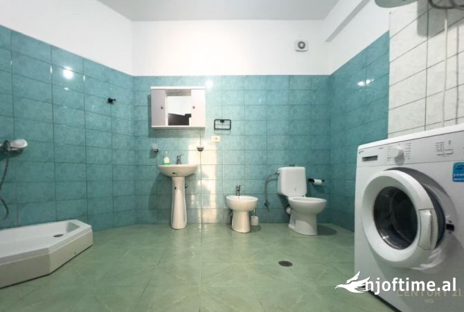 Shtepi ne shitje Apartament ne Tirane, 1+1, Mobilimi E mobiluar, Pagesa 95,000  Euro.