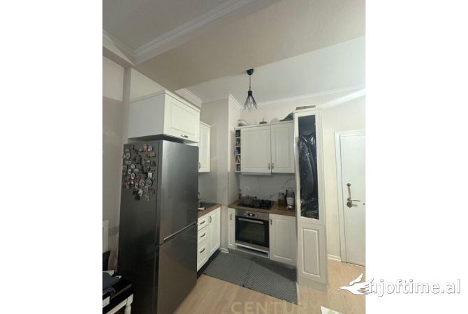 Shtepi ne shitje Apartament ne Tirane, 1+1, Mobilimi E mobiluar, Pagesa 140,000  Euro.