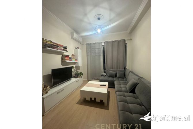 Shtepi ne shitje Apartament ne Tirane, 1+1, Mobilimi E mobiluar, Pagesa 140,000  Euro.