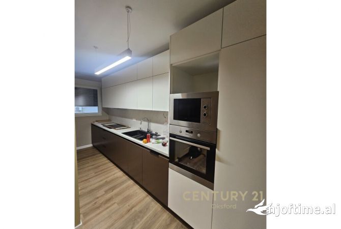 Shtepi ne shitje Apartament ne Tirane, 2+1, Mobilimi Pjeserisht e mobiluar, Pagesa 155,000  Euro.