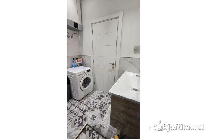 Shtepi ne shitje Apartament ne Tirane, 1+1, Mobilimi E mobiluar, Pagesa 137,000  Euro.
