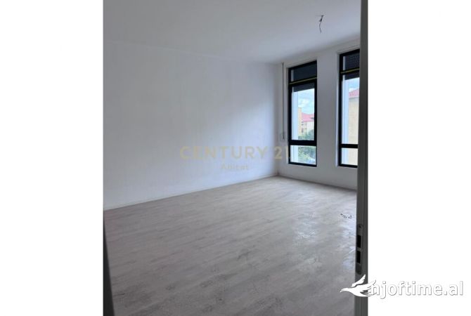 SHESIM APARTAMENT 1+1 dhe POST PARKIMI TEK ISH- DOGANA-125.000 Euro!!