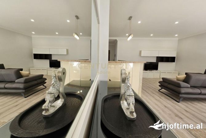 Shtepi me qera 2+1 ne Tirane - 900 Euro