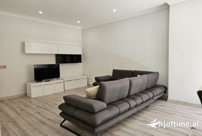 Shtepi me qera 2+1 ne Tirane - 900 Euro