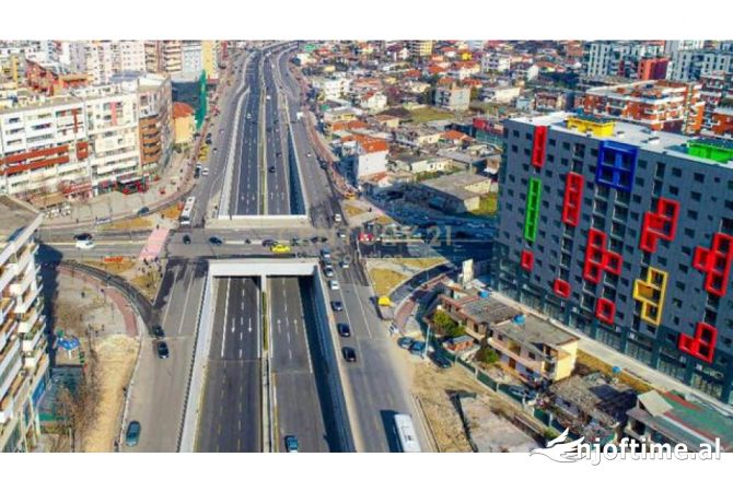 Ambient biznesi ne shitje 1+1 ne Tirane - 252,500 Euro