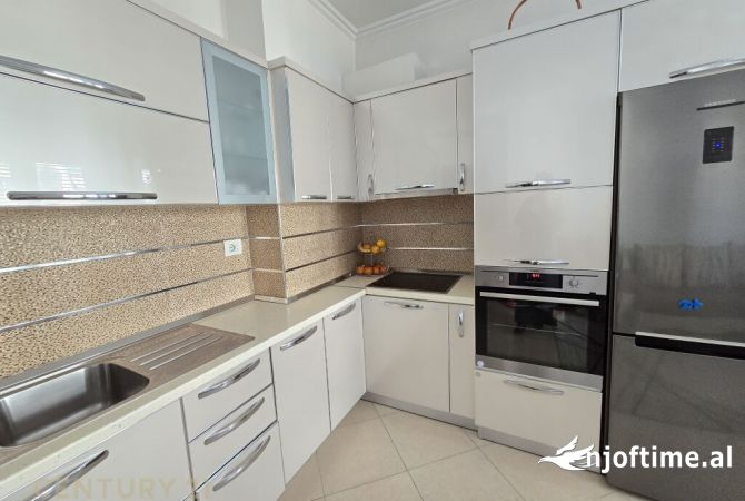 Shtepi ne shitje Apartament ne Tirane, 2+1, Mobilimi E mobiluar, Pagesa 113,000  Euro.