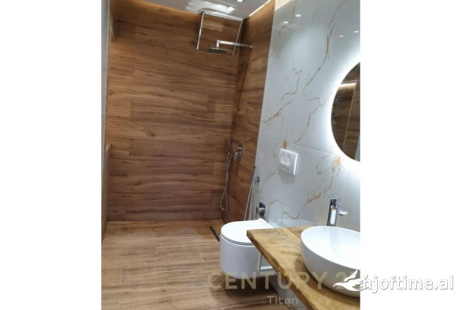 Shtepi ne shitje Apartament ne Tirane, 2+1, Mobilimi Bosh, pa mobiluar, Pagesa 112,000  Euro.