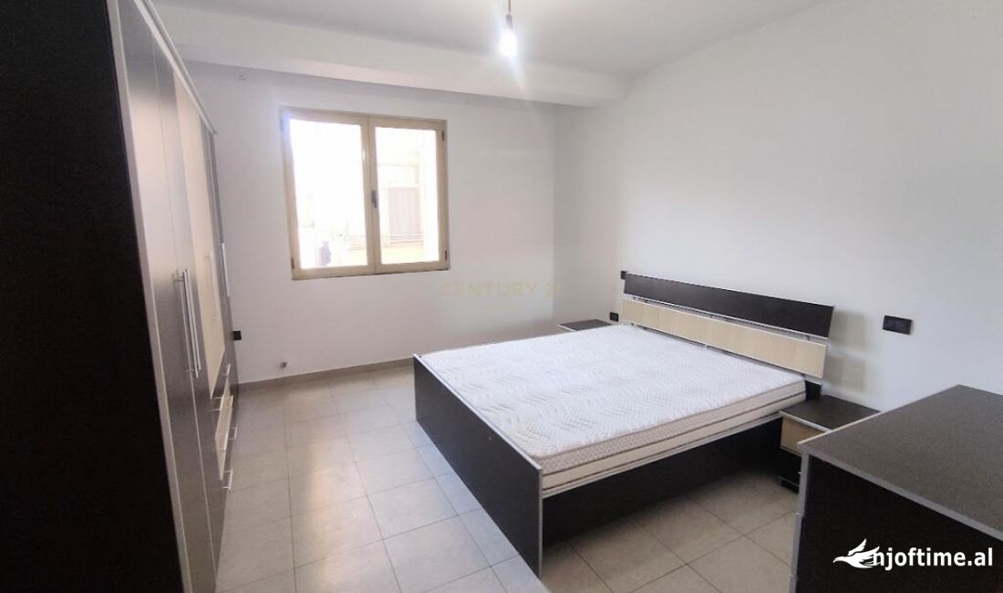 Shtepi ne shitje Apartament ne Tirane, 1+1, Mobilimi E mobiluar, Pagesa 92,700  Euro.